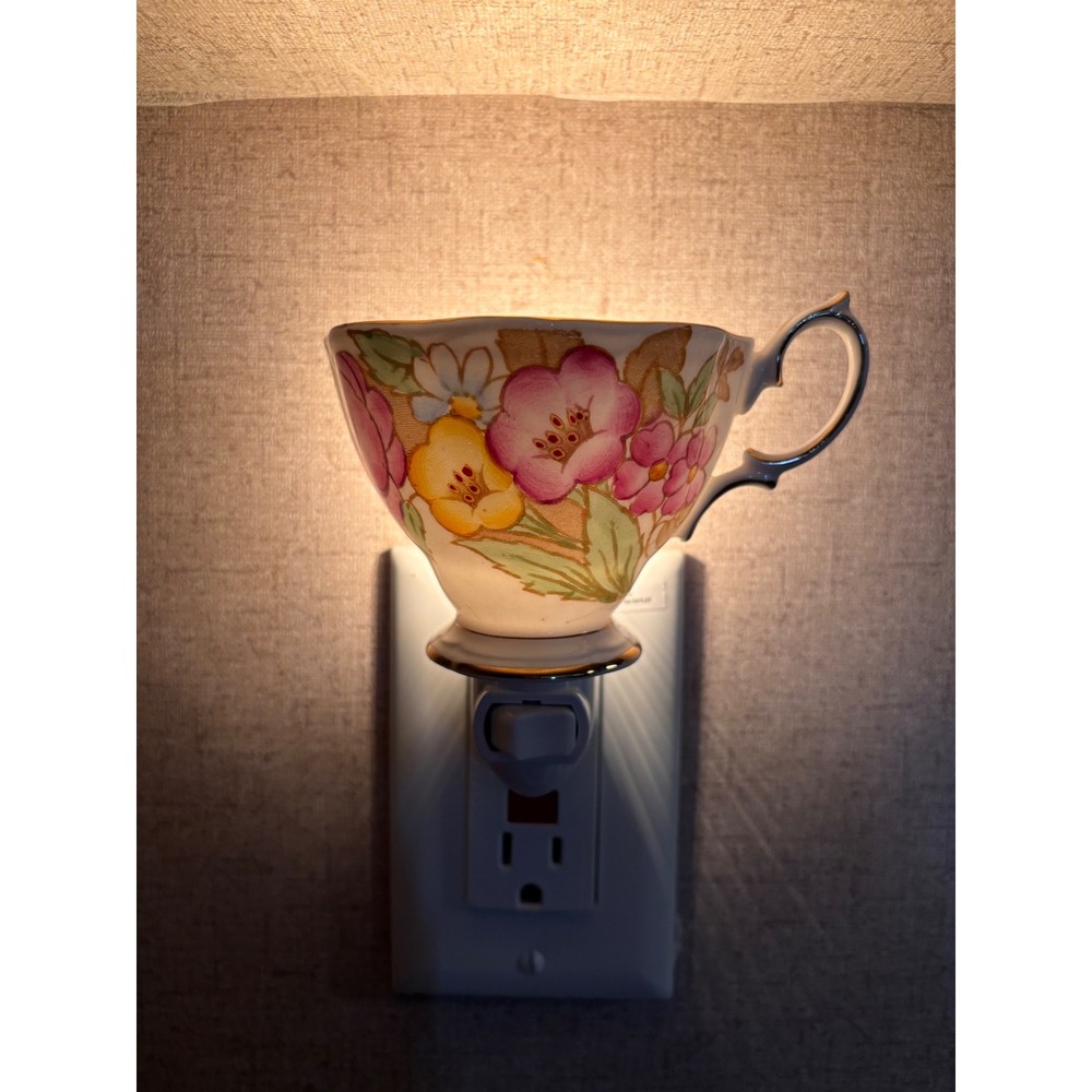 Handcrafted Vintage Floral Teacup Night Light Gold Trim Cottagecore Decor